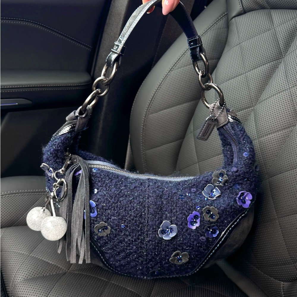 SOLD‼️
Coach Chelsea Tweed Hobo in Sequin Tea Rose